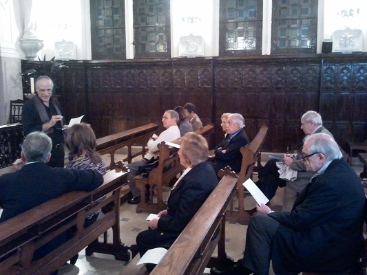 Imagen del concierto del mes de mayo en la Capilla del Colegio Euskal Echea. Antes del recital, el organista Mario Videla ofreció una introducción al público